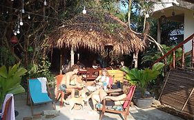 The Seaside Bungalow Hostel And Bar